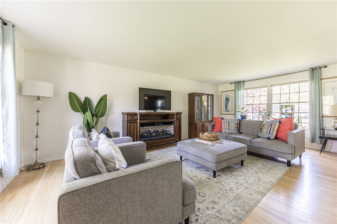 12 Van Buren Road Pittsford, NY 14534 - Photo 8 of 40