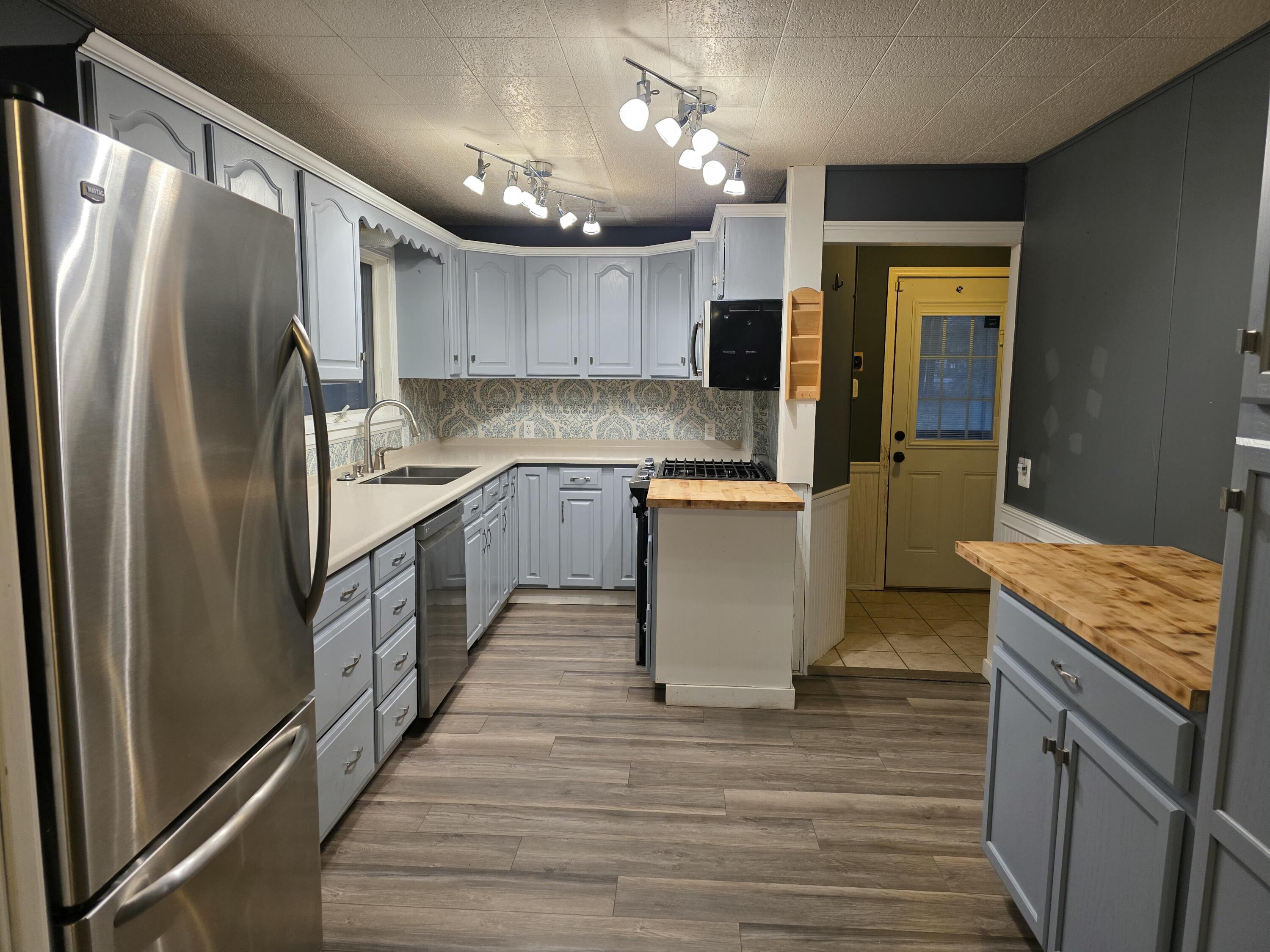 673 South Wolf Lake Road Muskegon, MI 49442 - Photo 24 of 46 8679