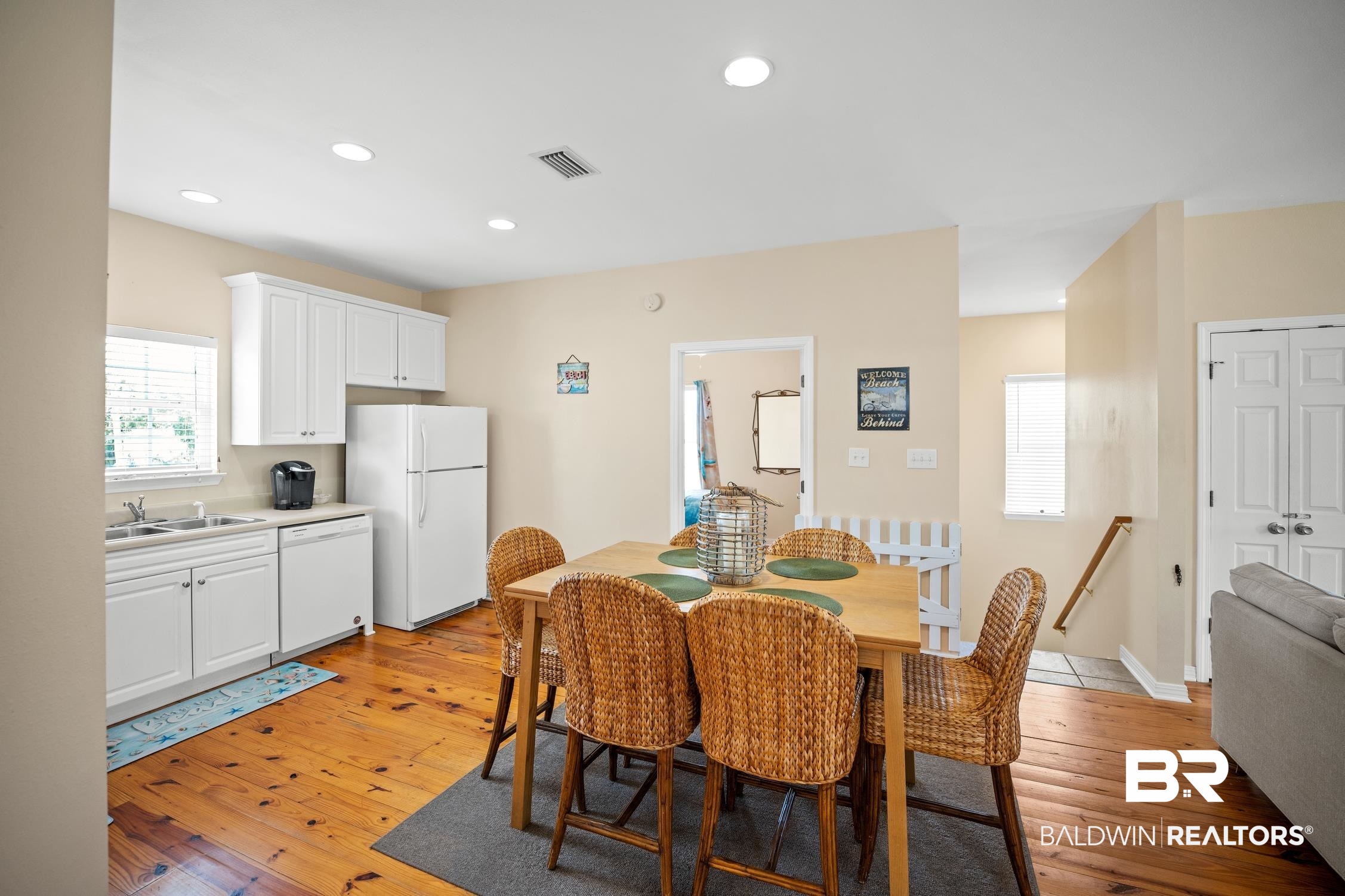 208 Windmill Ridge Road, Unit B Gulf Shores, AL 36542 - Photo 8 of 37 Dining and Kitchen