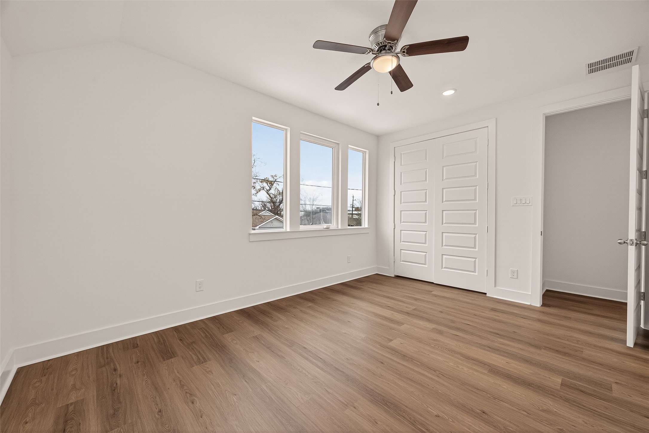 1502 Hussion Street Houston, TX 77003 - Photo 25 of 38