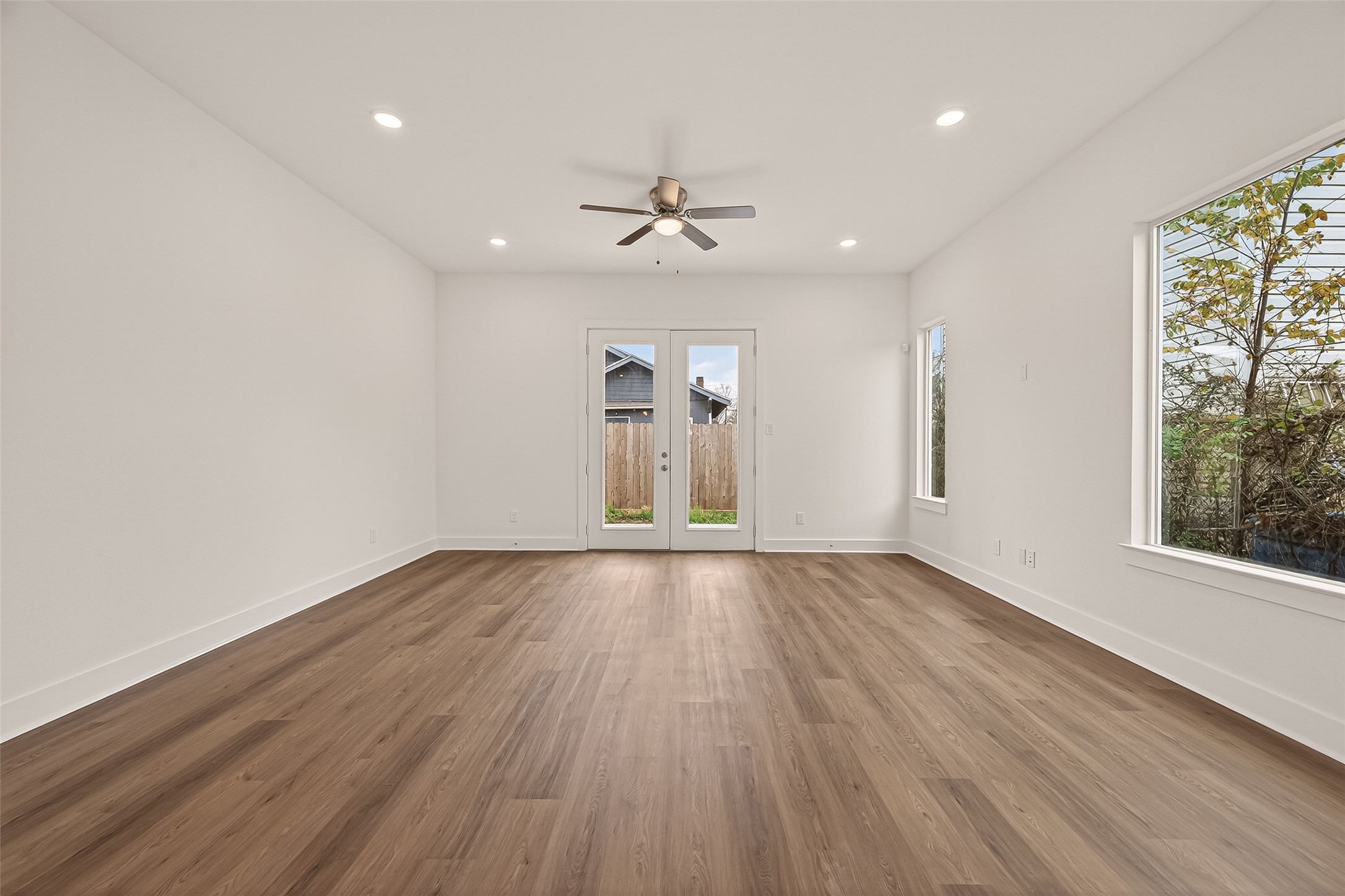 1502 Hussion Street Houston, TX 77003 - Photo 4 of 38