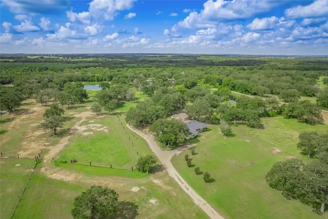 a view of a back yard of a building
