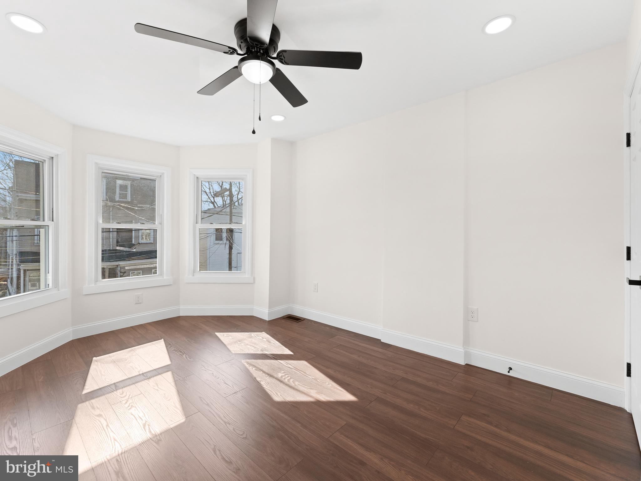 128 West Ingham Avenue Trenton, NJ 08618 - Photo 19 of 30