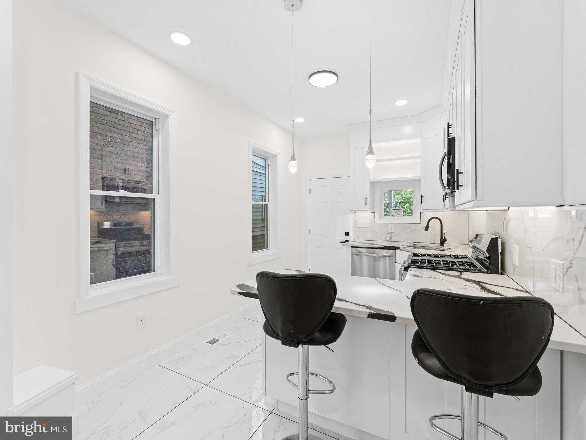 128 West Ingham Avenue Trenton, NJ 08618 - Photo 7 of 30