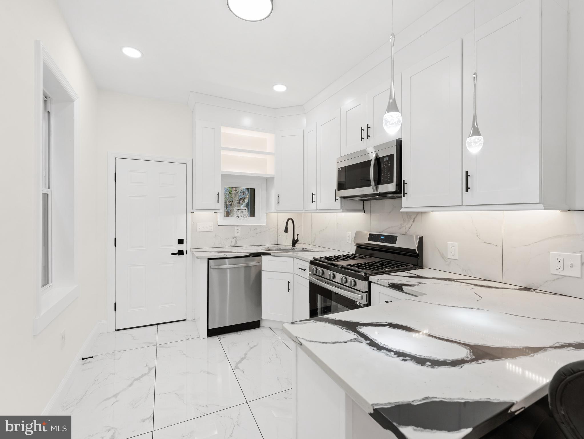 128 West Ingham Avenue Trenton, NJ 08618 - Photo 9 of 30