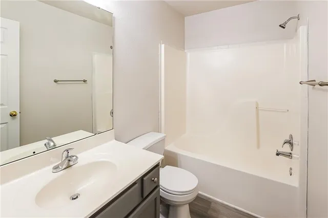 $2,235 | 11433 North Tennessee Avenue, Kansas City, MO 64157