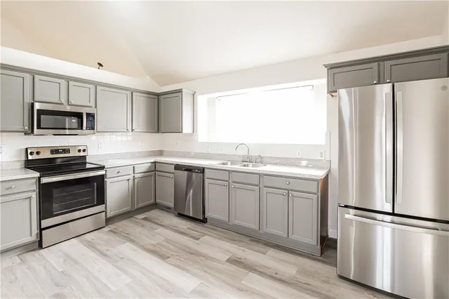 $2,235 | 11433 North Tennessee Avenue, Kansas City, MO 64157