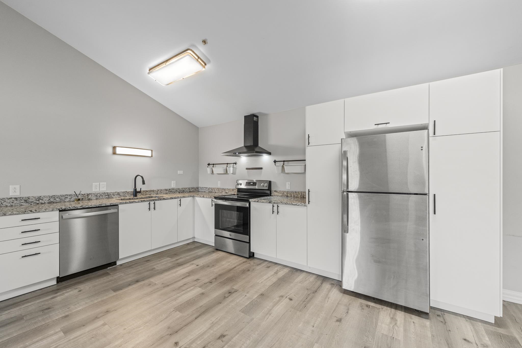 45 New York Street, Unit 8 Dover, NH 03820 - Photo 11 of 33