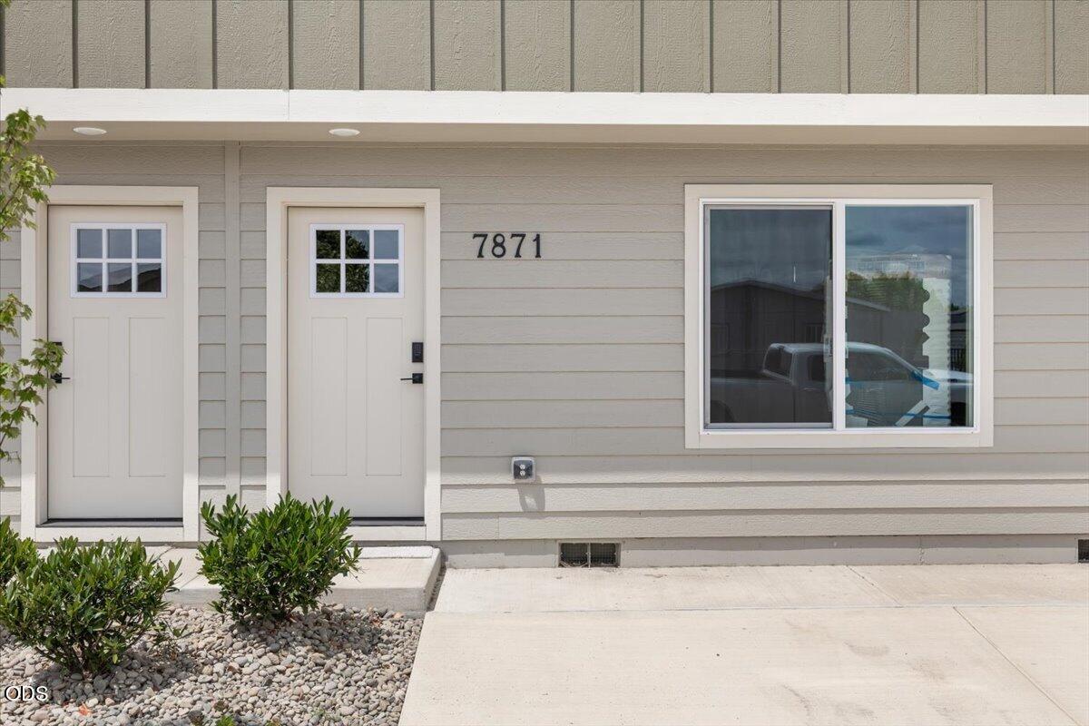 7871 Houston Loop White City, OR 97503 - Photo 2 of 15