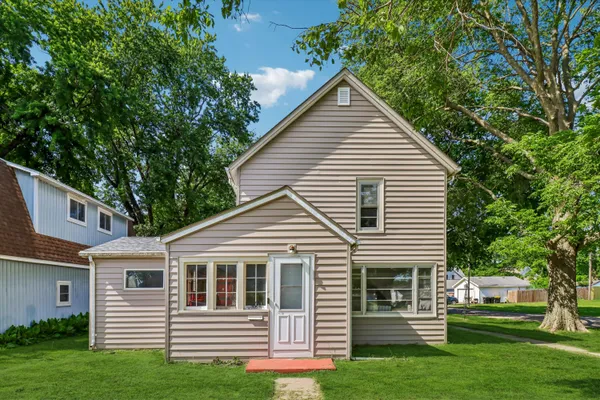 $169,900 | 400 West Spring Street, Colfax, IA 50054