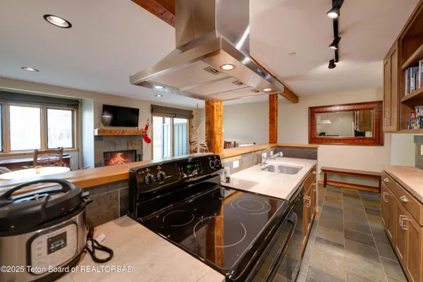 $919,000 | 4450 Berry Drive, Unit 39 12, Wilson, WY 83014