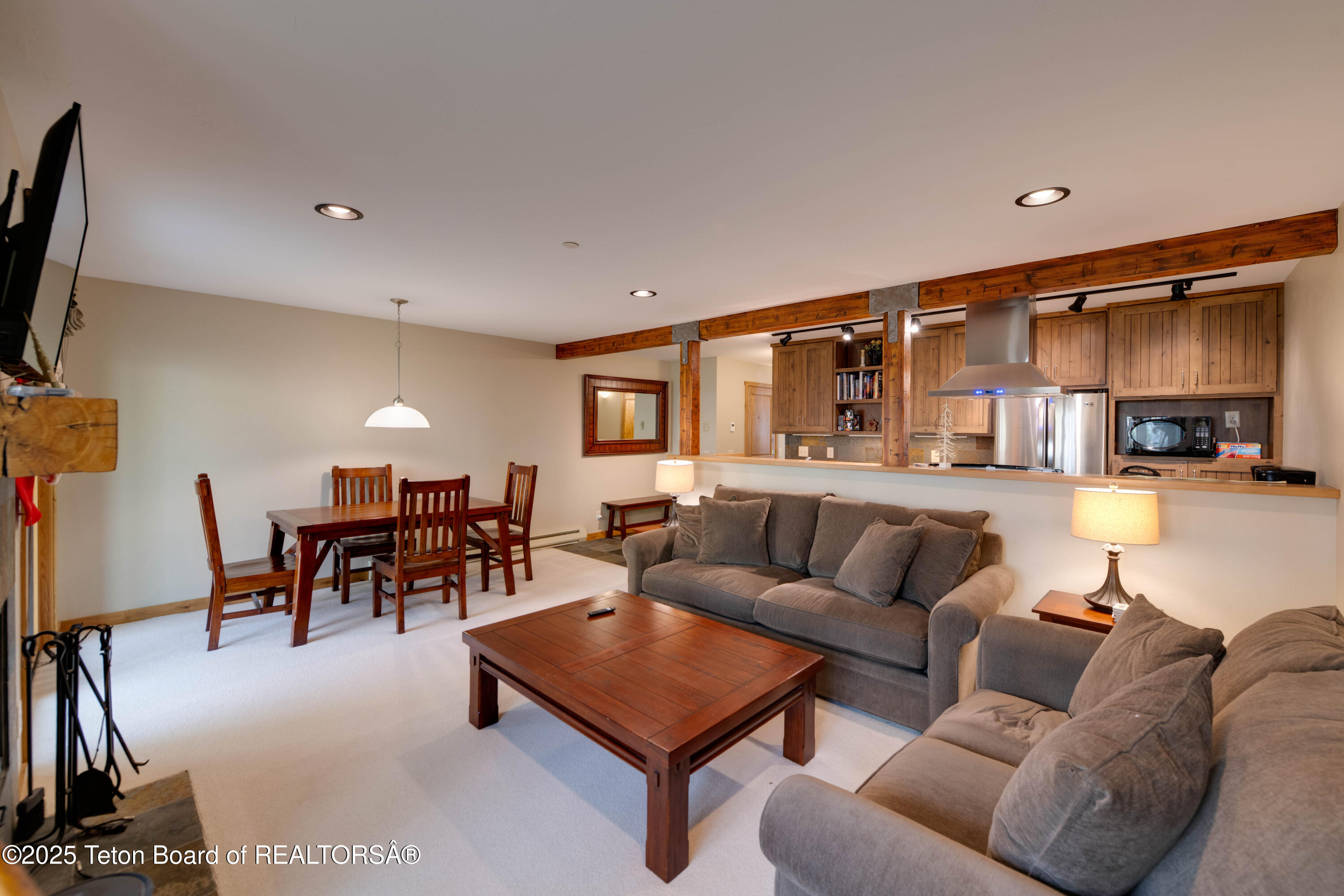 4450 Berry Drive, Unit 39 12 Wilson, WY 83014 - Photo 8 of 18 4450BerryDR-22
