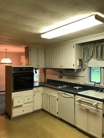 11 Maureen Road Framingham, MA 01701 - Photo 9 of 29 Gallery Image 9