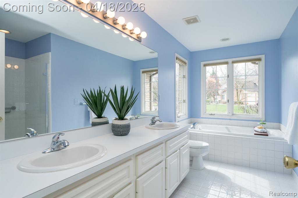 3598 Sahalee Drive Rochester Hills, MI 48309 - Photo 25 of 48