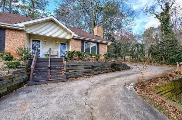 $2,250 | 1252 Minhinette Drive, Unit 1252, Roswell, GA 30075
