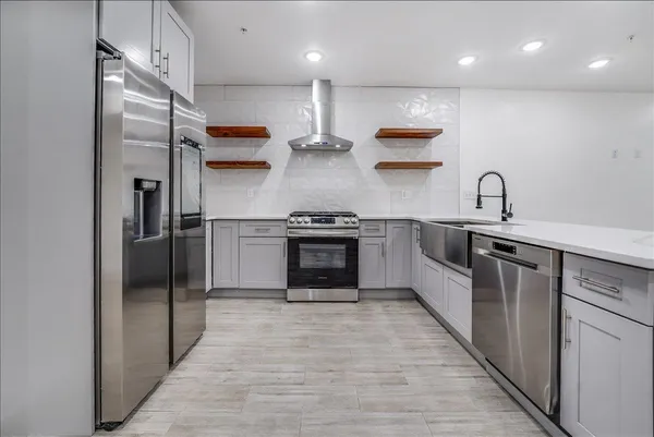 $4,100 | 260 Palisade Avenue, Unit 1, Jersey City, NJ 07307