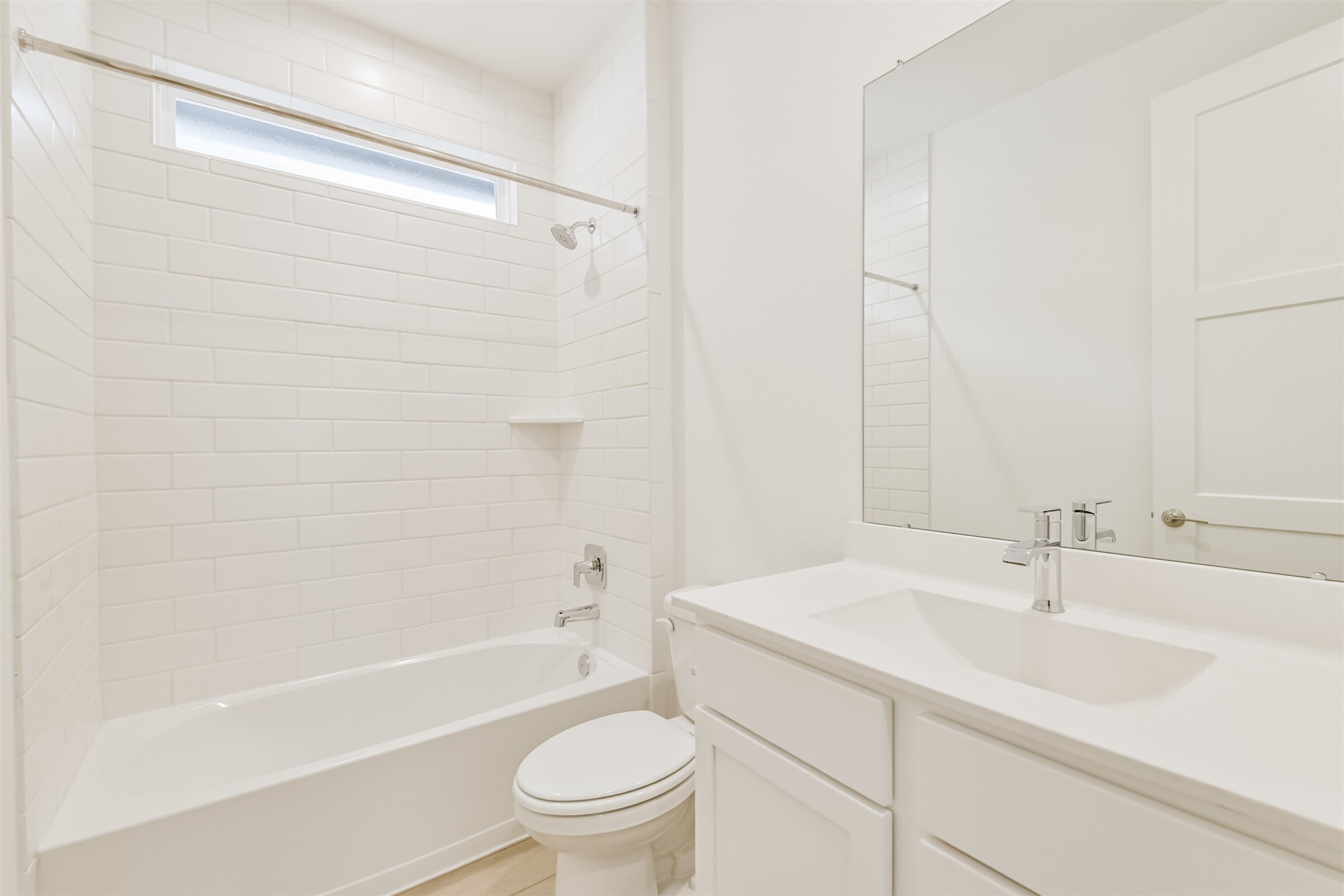 218 Springfield Terrace Drive Conroe, TX 77304 - Photo 20 of 39 Bathroom 3