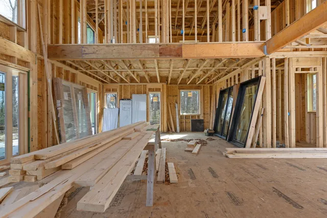 a view of a dry space with lots of bushes