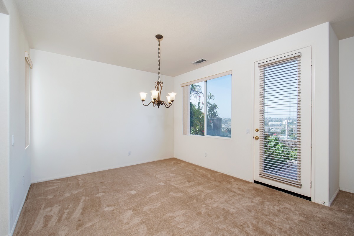 3708 Ridge Court Carlsbad, CA 92010 - Photo 9 of 24 Gallery Image 9