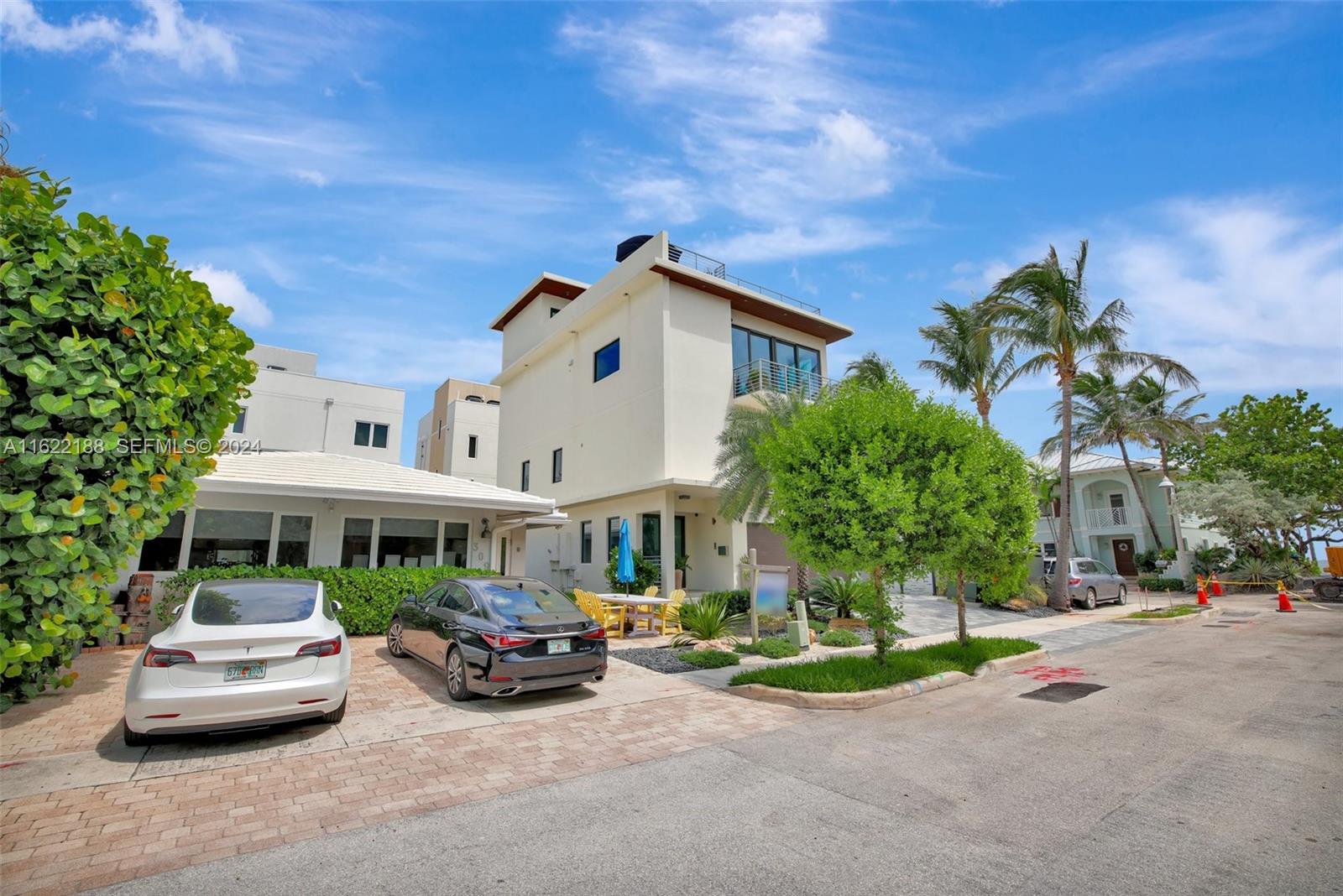 305 Oak Street Hollywood, FL 33019 - Photo 20 of 97