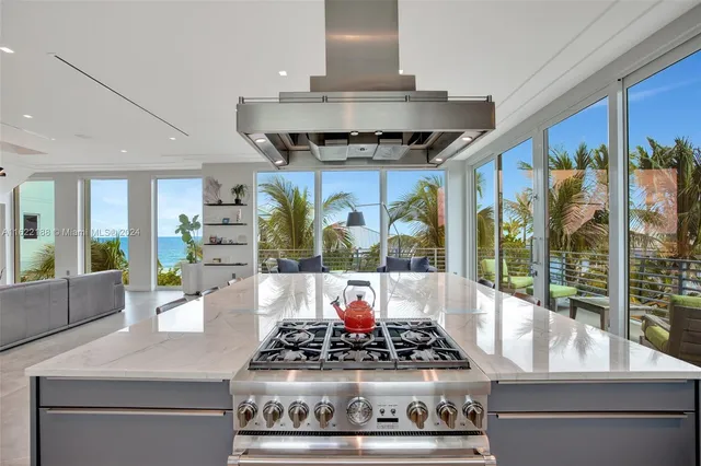 $22,500 | 305 Oak Street, Hollywood, FL 33019