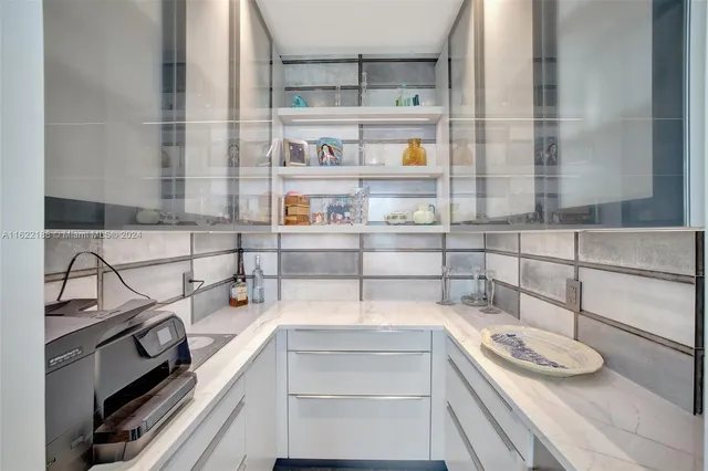 $22,500 | 305 Oak Street, Hollywood, FL 33019