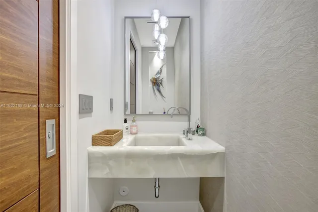 $22,500 | 305 Oak Street, Hollywood, FL 33019