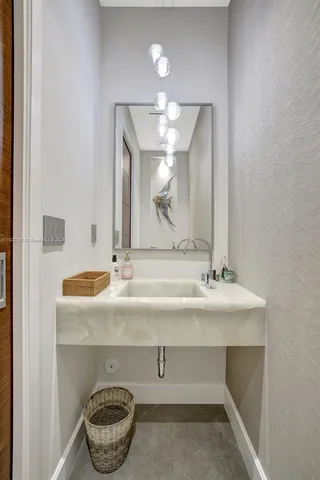 $22,500 | 305 Oak Street, Hollywood, FL 33019