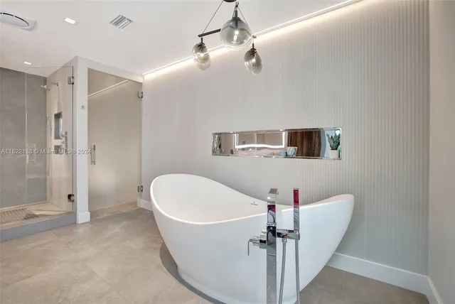 $22,500 | 305 Oak Street, Hollywood, FL 33019