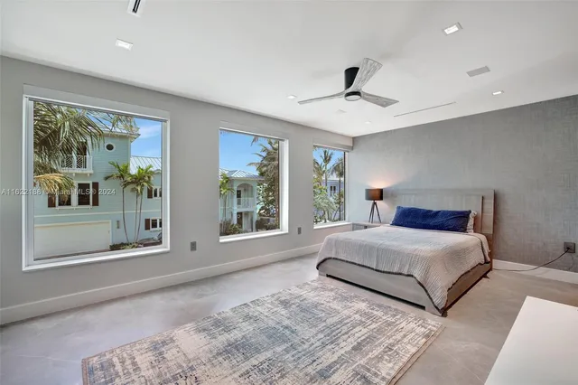 $22,500 | 305 Oak Street, Hollywood, FL 33019