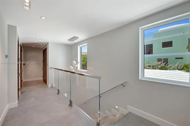 $19,500 | 305 Oak Street, Hollywood, FL 33019