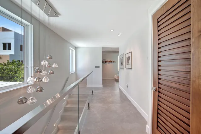 $22,500 | 305 Oak Street, Hollywood, FL 33019