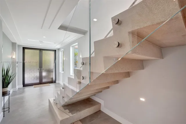 $22,500 | 305 Oak Street, Hollywood, FL 33019