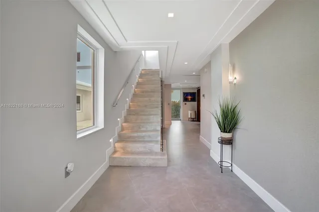 $22,500 | 305 Oak Street, Hollywood, FL 33019