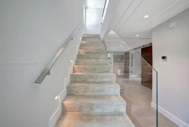 $22,500 | 305 Oak Street, Hollywood, FL 33019