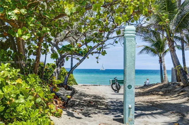 $19,500 | 305 Oak Street, Hollywood, FL 33019