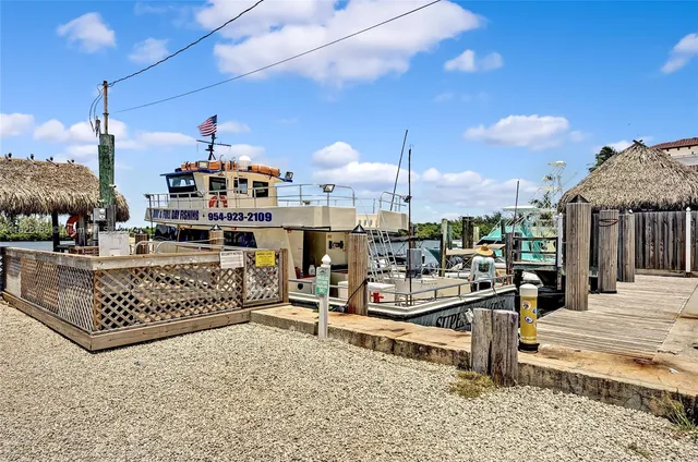 $22,500 | 305 Oak Street, Hollywood, FL 33019