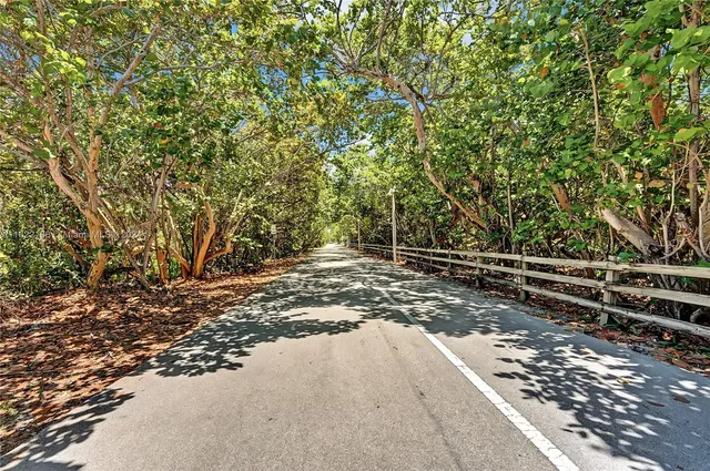 $22,500 | 305 Oak Street, Hollywood, FL 33019