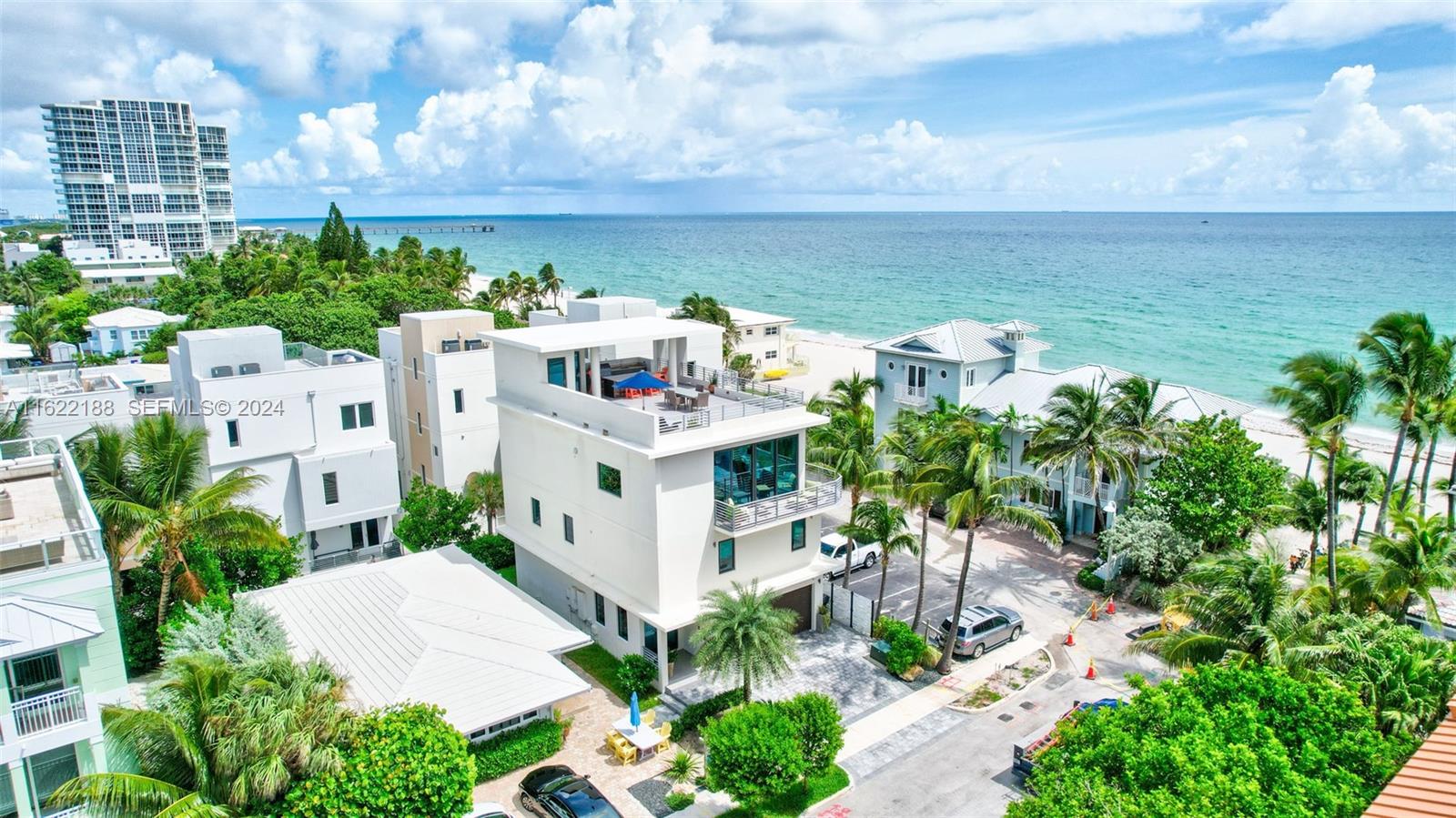 305 Oak Street Hollywood, FL 33019 - Photo 10 of 97