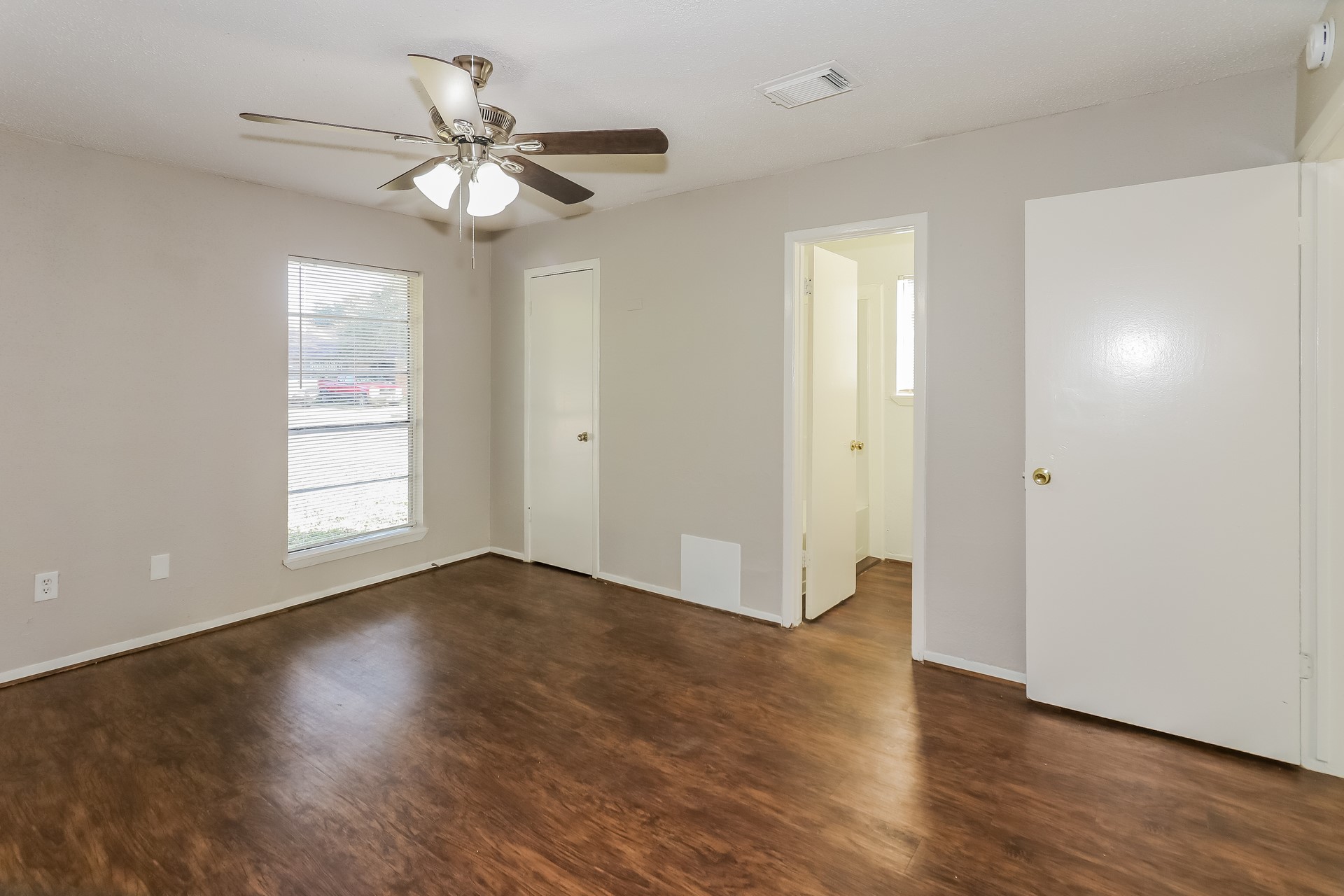 5139 Wickview Lane Houston, TX 77053 - Photo 9 of 16