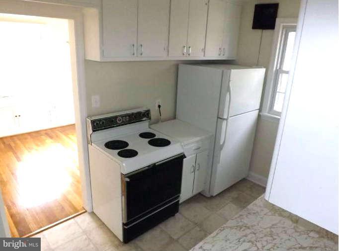 313 Penwood Road Silver Spring, MD 20901 - Photo 9 of 24 Kitchen
