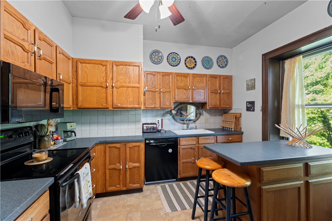 2 Brass Ring Road Westerly, RI 02891 - Photo 13 of 36