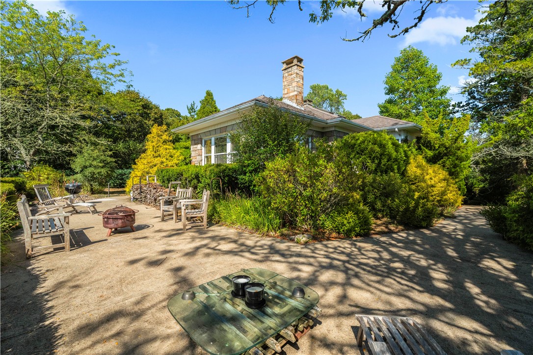 2 Brass Ring Road Westerly, RI 02891 - Photo 4 of 36