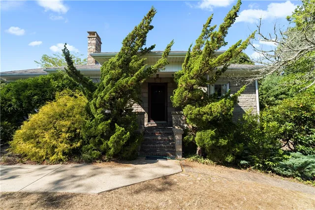 $849,000 | 2 Brass Ring Road, Westerly, RI 02891