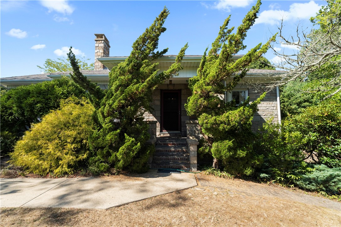 2 Brass Ring Road Westerly, RI 02891 - Photo 5 of 36