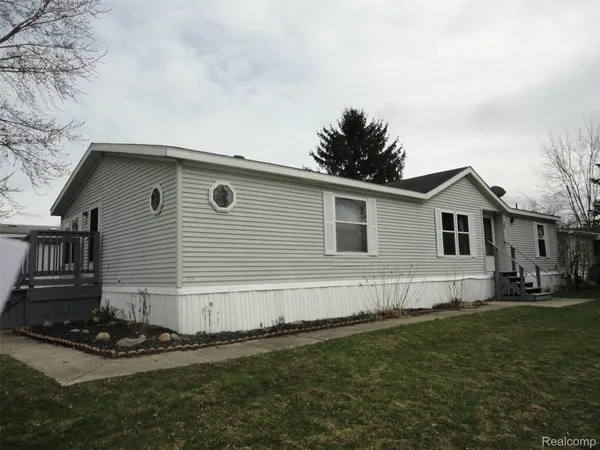 $40,000 | 326 Holly Lane, Belleville, MI 48111