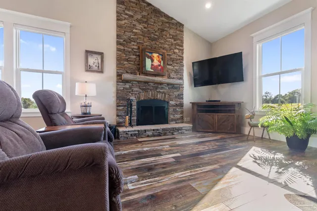 $969,000 | 4425 Dream Acres Road, Molino, FL 32577