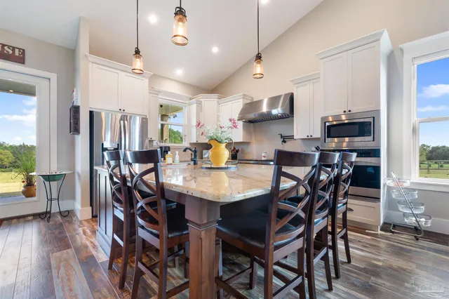 $969,000 | 4425 Dream Acres Road, Molino, FL 32577