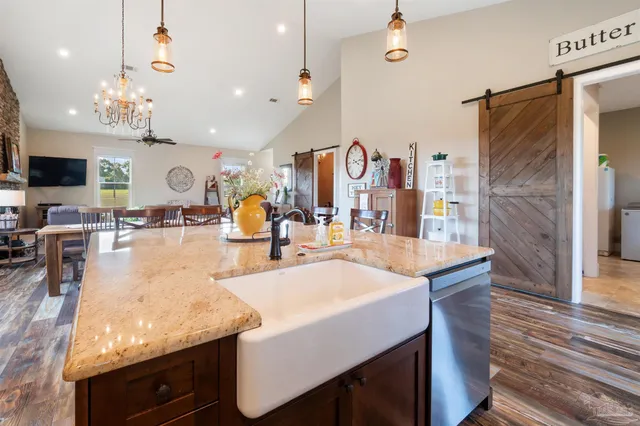 $969,000 | 4425 Dream Acres Road, Molino, FL 32577