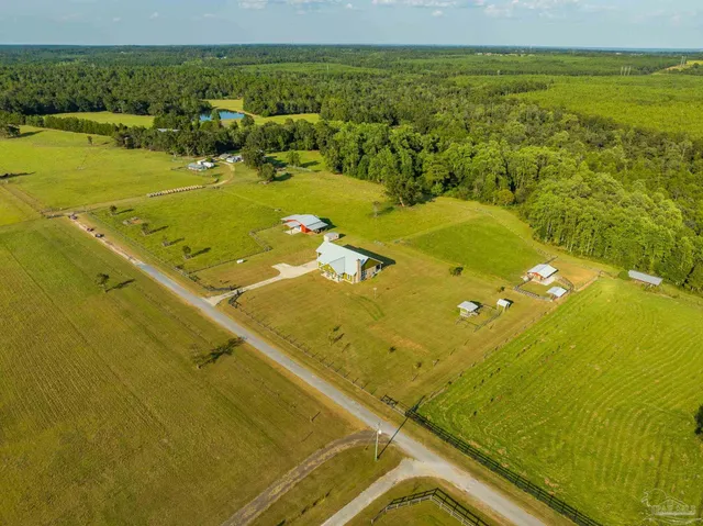$969,000 | 4425 Dream Acres Road, Molino, FL 32577